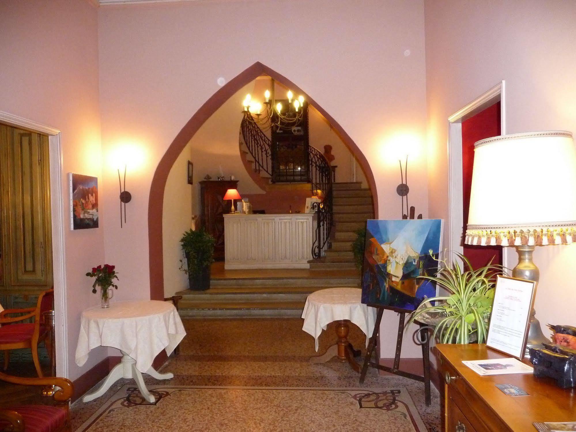 Hostellerie Du Chateau Des Fines Roches Шатонеф-дю-Пап Екстер'єр фото
